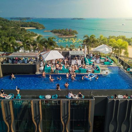 סינגפור The Outpost Hotel Sentosa By Far East Hospitality (Adults Only) מראה חיצוני תמונה The rooftop pool at the U Sathorn