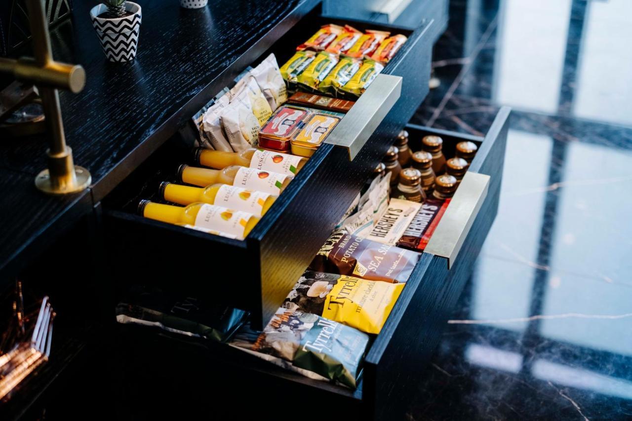 סינגפור The Outpost Hotel Sentosa By Far East Hospitality (Adults Only) מראה חיצוני תמונה A well-stocked pantry