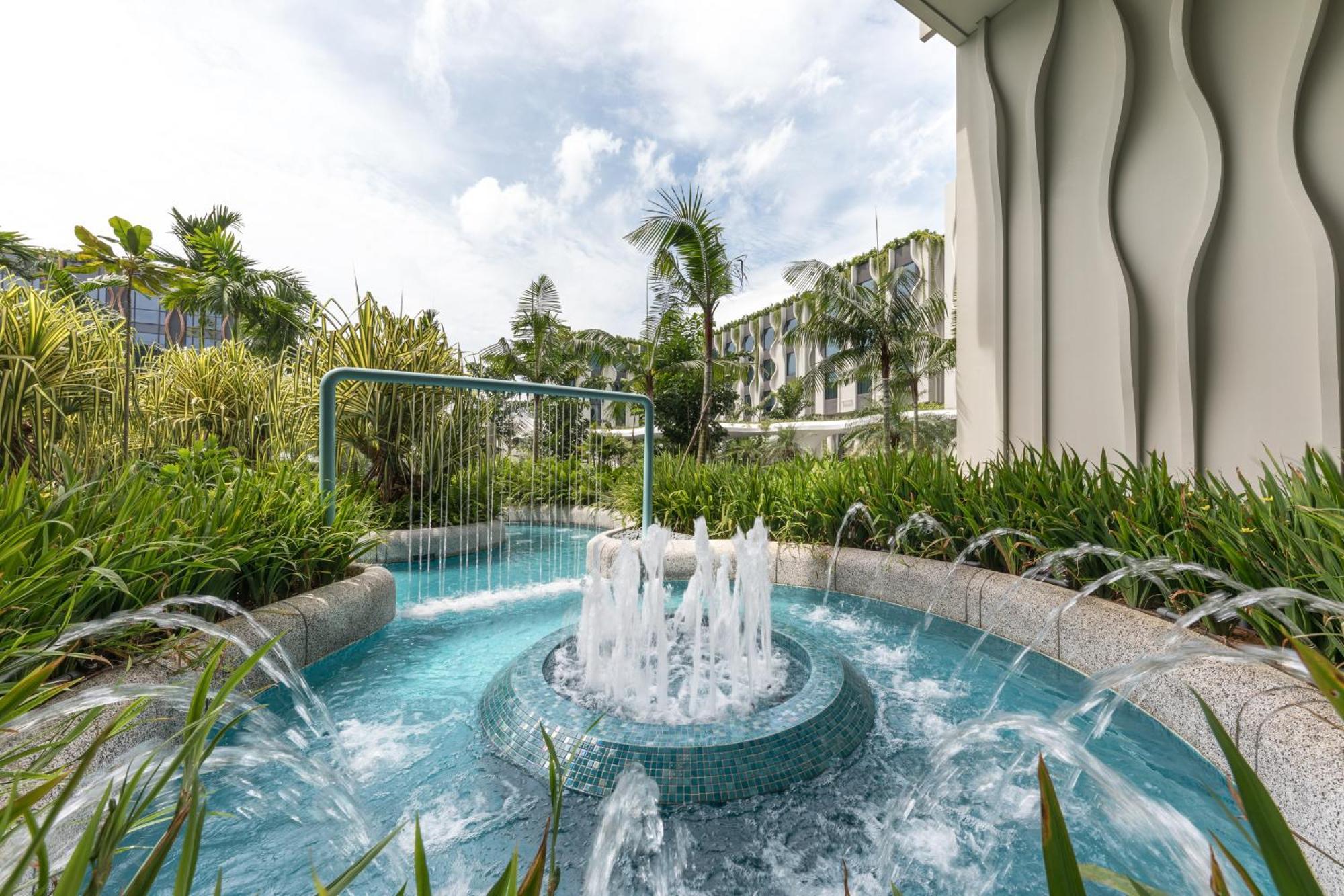 סינגפור The Outpost Hotel Sentosa By Far East Hospitality (Adults Only) מראה חיצוני תמונה Fountain at the park